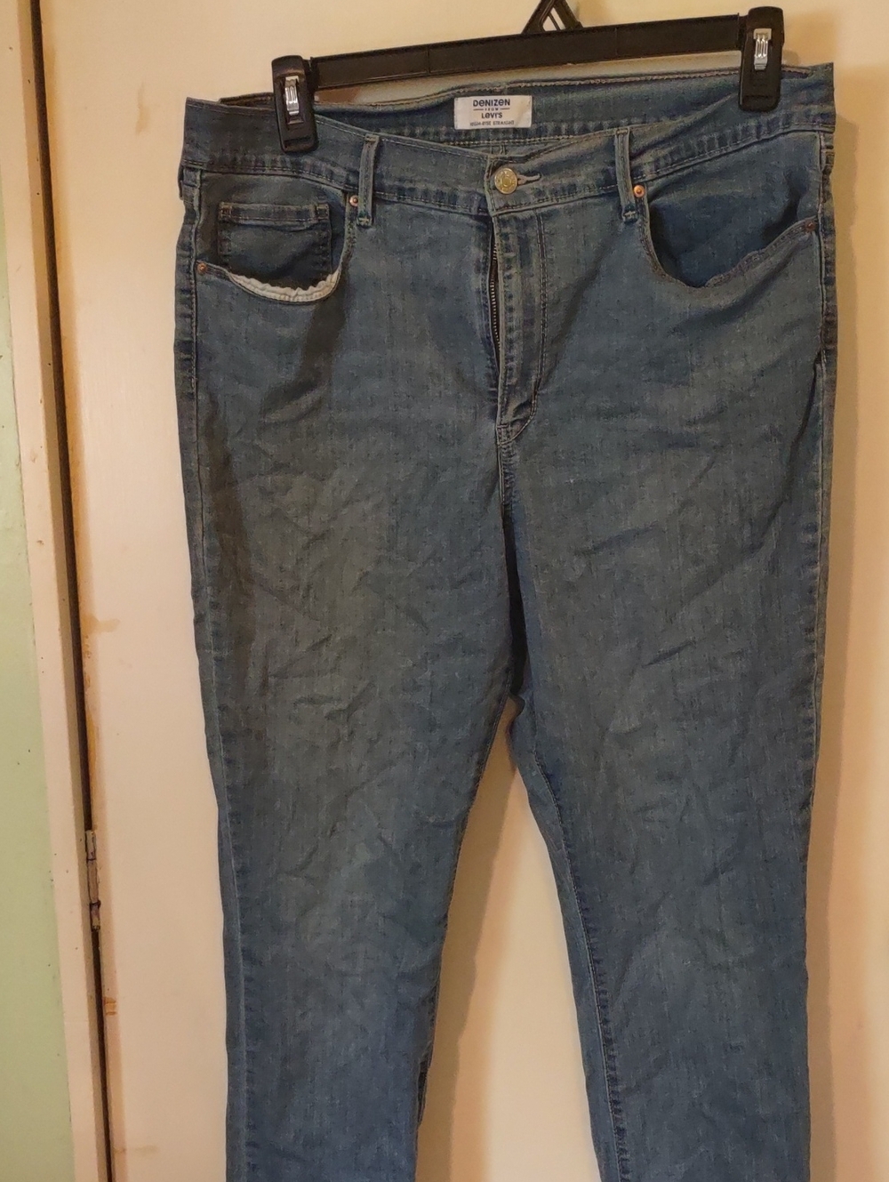 Levi's Slim Straight Women's 16M Jeans in Light Blue